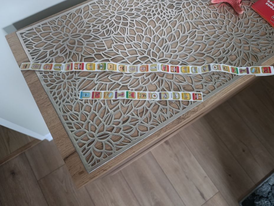 35 naklejek Biedronka