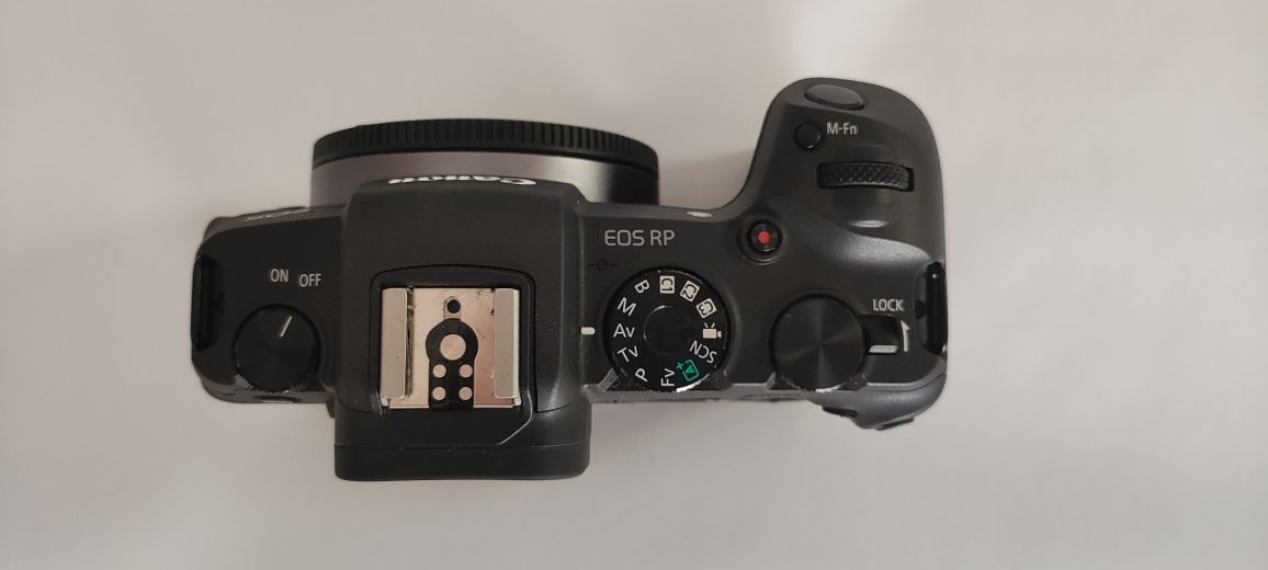 Canon EOS RP Full-Frame, como nova (menos de 400 disparos)