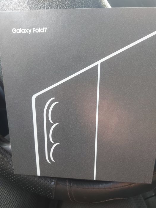 Продам новый телефон запечатаний оригинал!!!