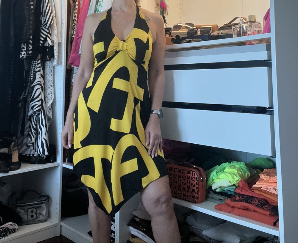 Vestido amarelo e preto