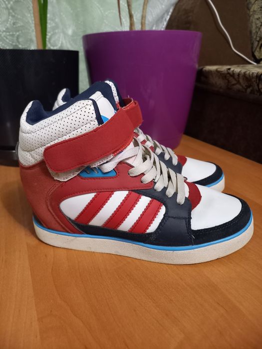 Кросівки снікерси