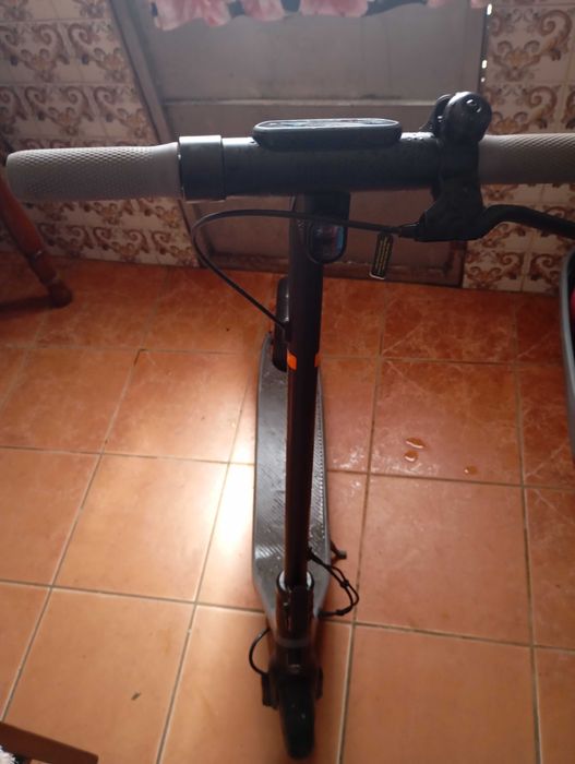 Trotinete elétrica como nova cor black