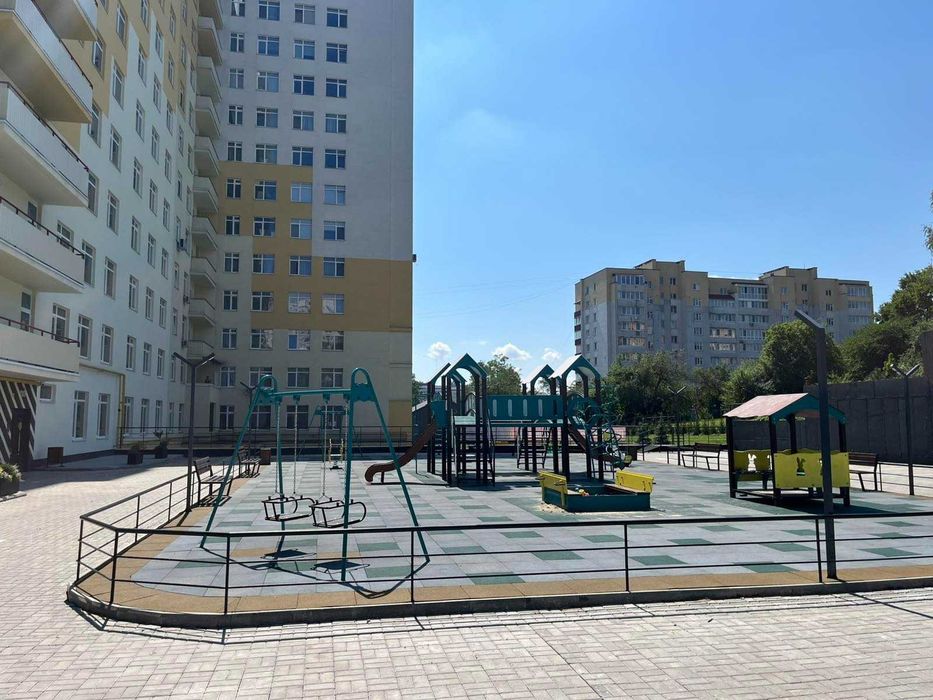 Простора 2 кімнатна квартира в ЖК Свобода (Виставка)  (41218)