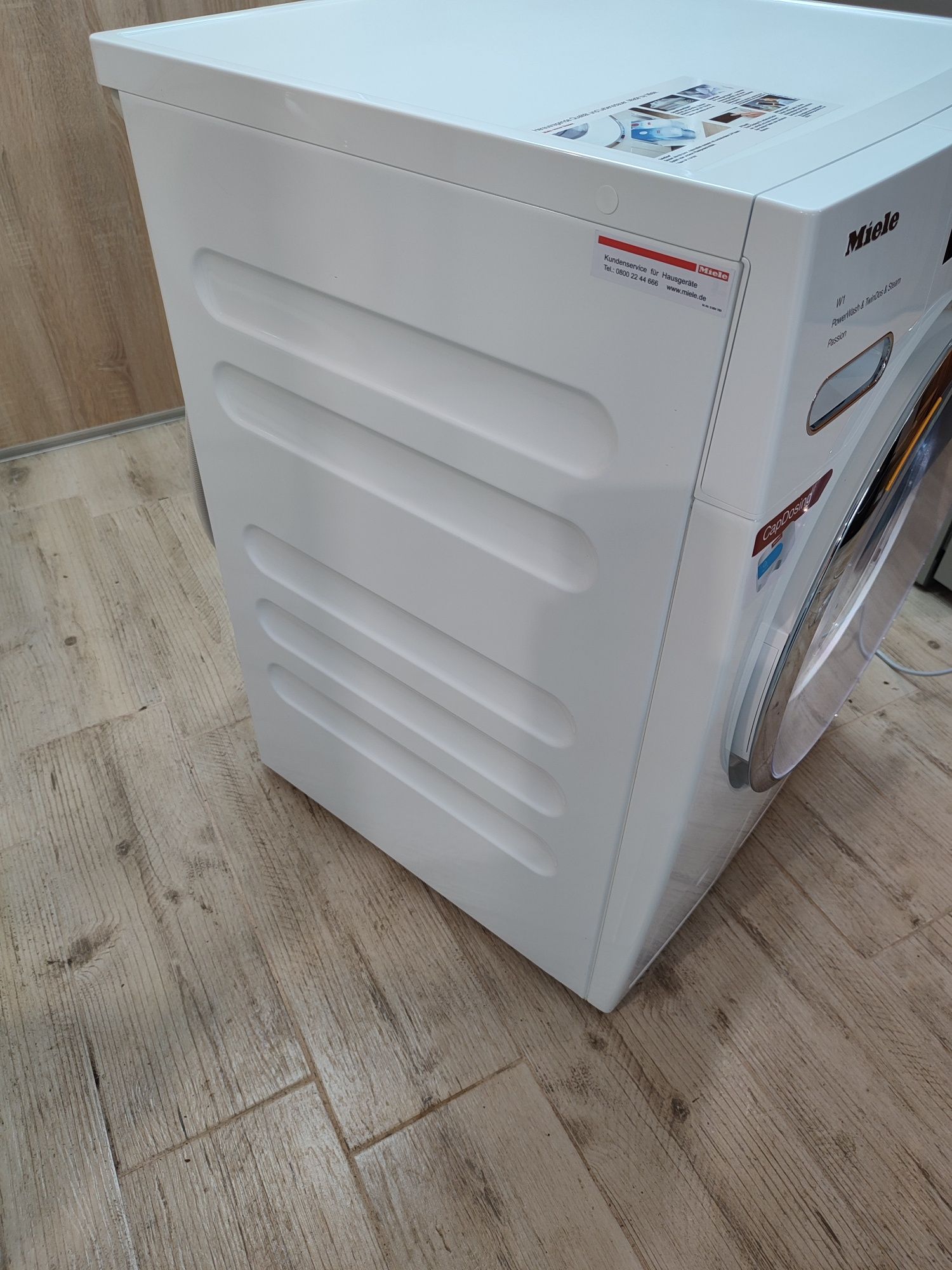 Pralka Miele Najwyzszy model WWV 980 Passion na cieplą i zimną wode.