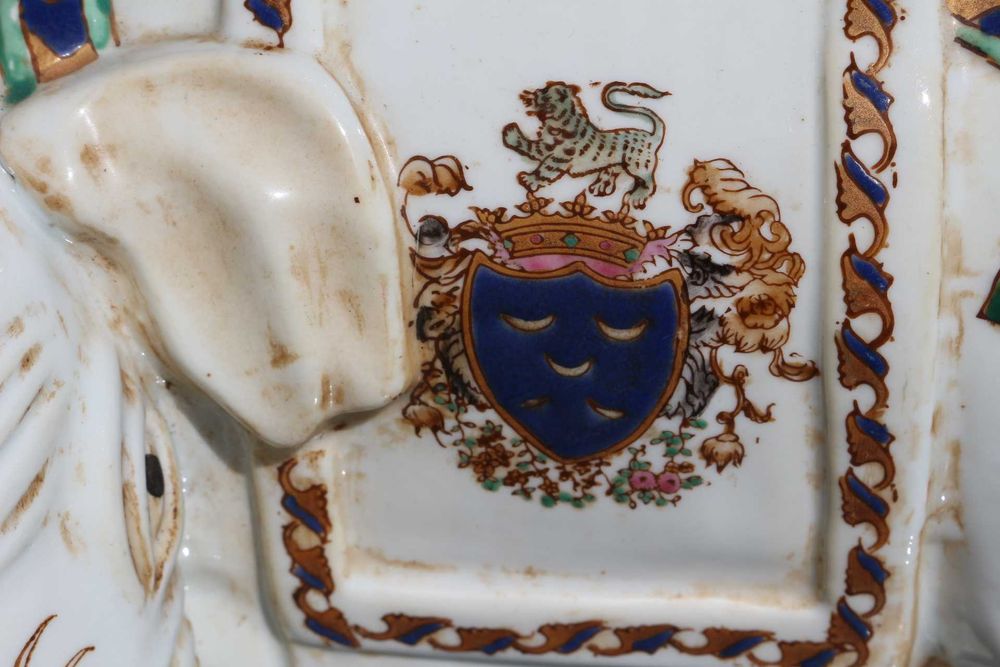 Par Castiçais Brasonados Porcelana Chinesa Elefantes Brasão Pinto XX