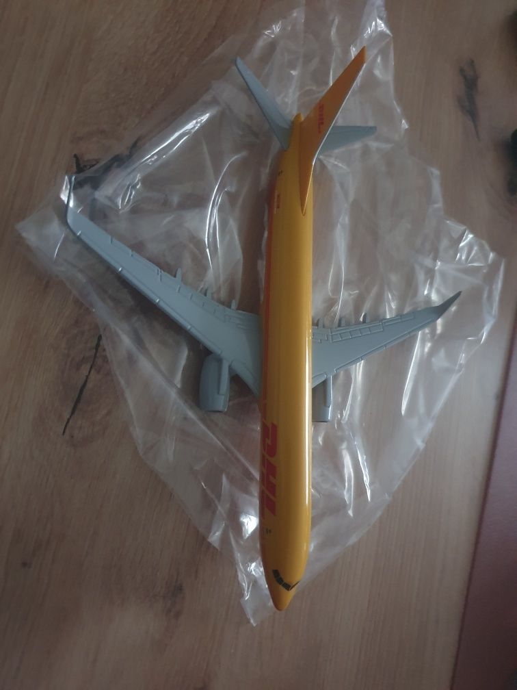 Model Boeing B737 DHL 21 cm