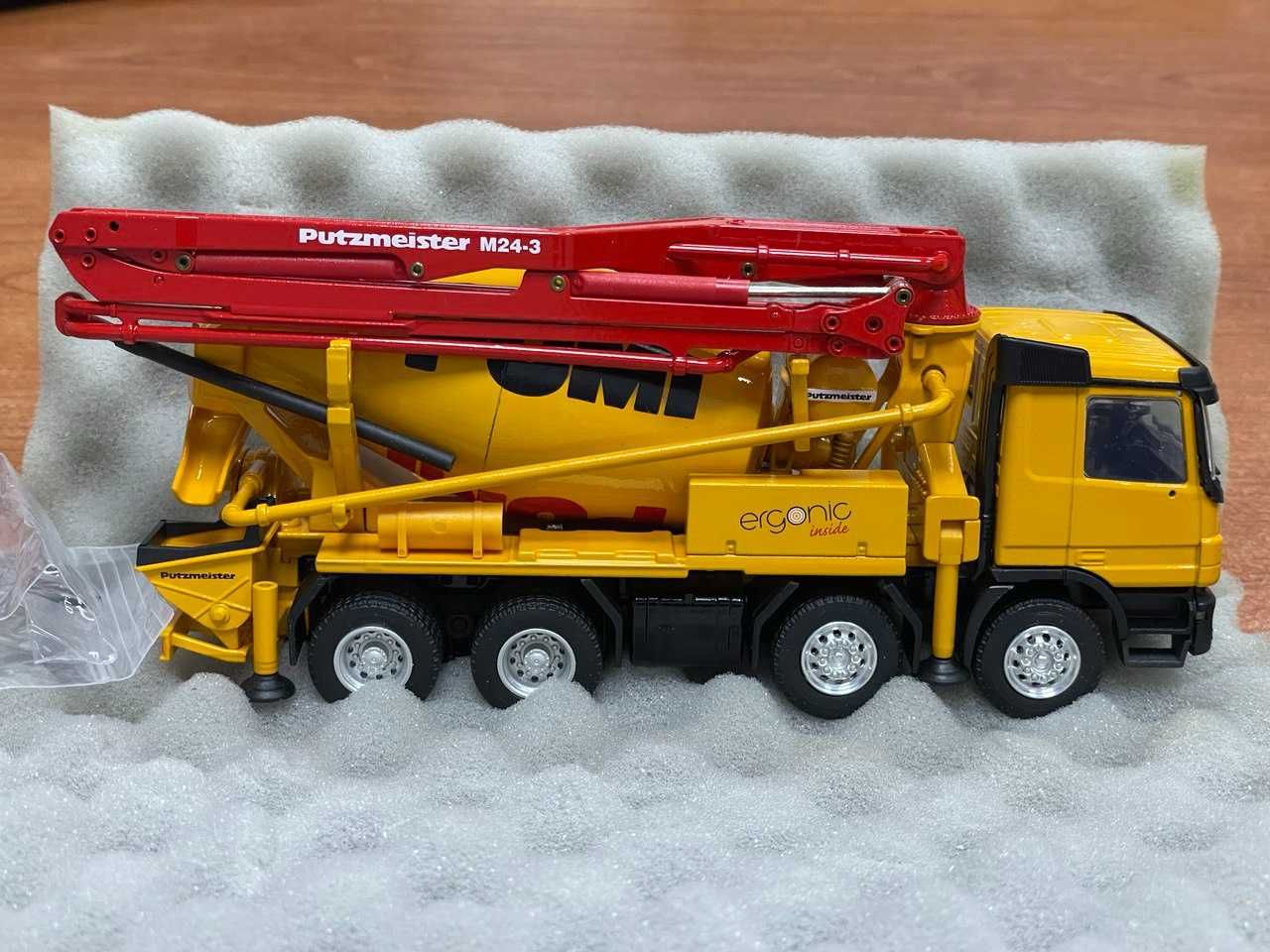 Mercedes Actros АБС бетононасос Putzmeister PUMI модель Conrad 1:50