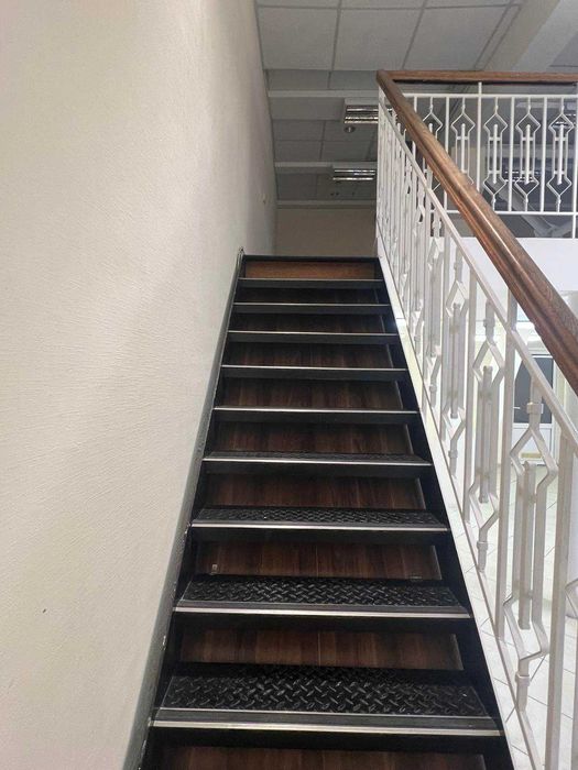 Двоповерховий офіс в БЦ, 81 м.кв., 2 поверх у подарунок, м. Дорогожичі