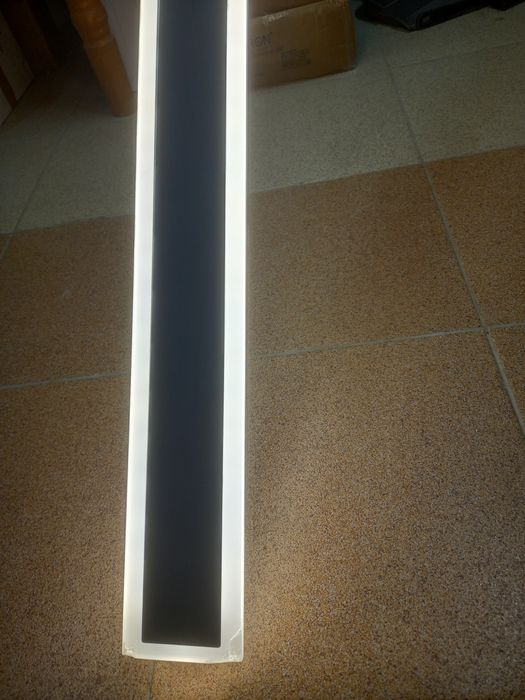 Klighten Zewnętrzna lampa ścienna do wnętrz 150CM/45W
Lampa działa jes