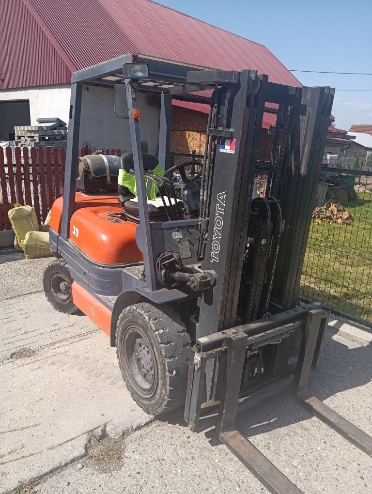 Wózek widłowy toyota 6fg3