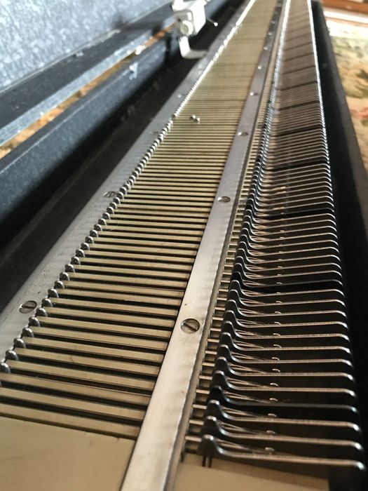 Вʼязальна машина Северянка, в футлярі