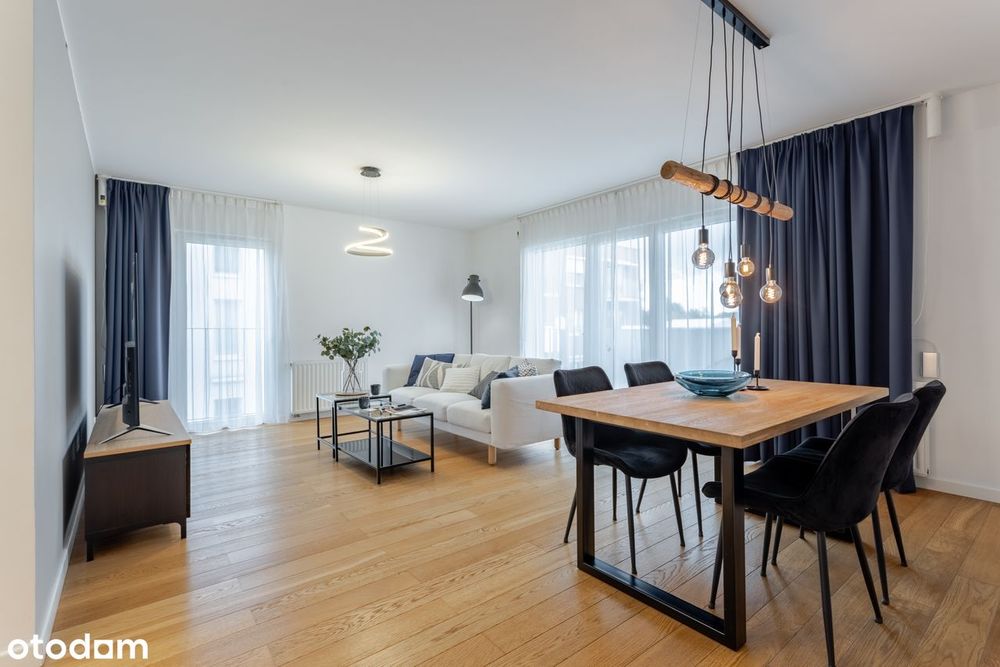 SZYKOWNE z dużą przestrzenią i drewnianą podłogą SMART home