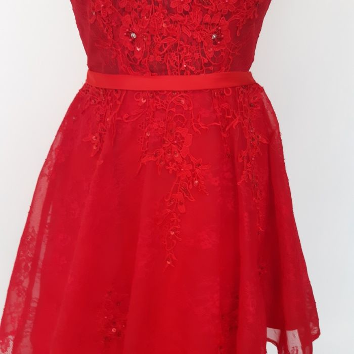 Sukienka czerwona gipiura