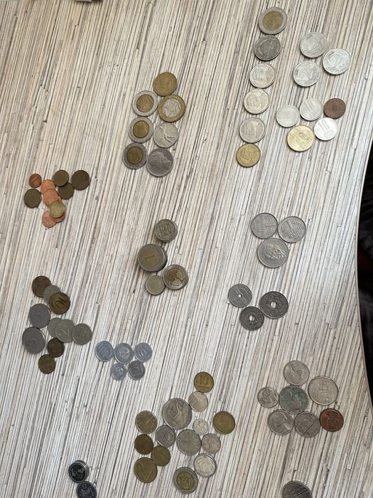 120 монет СССР, французские, немецкие марки, американские центы и т.д