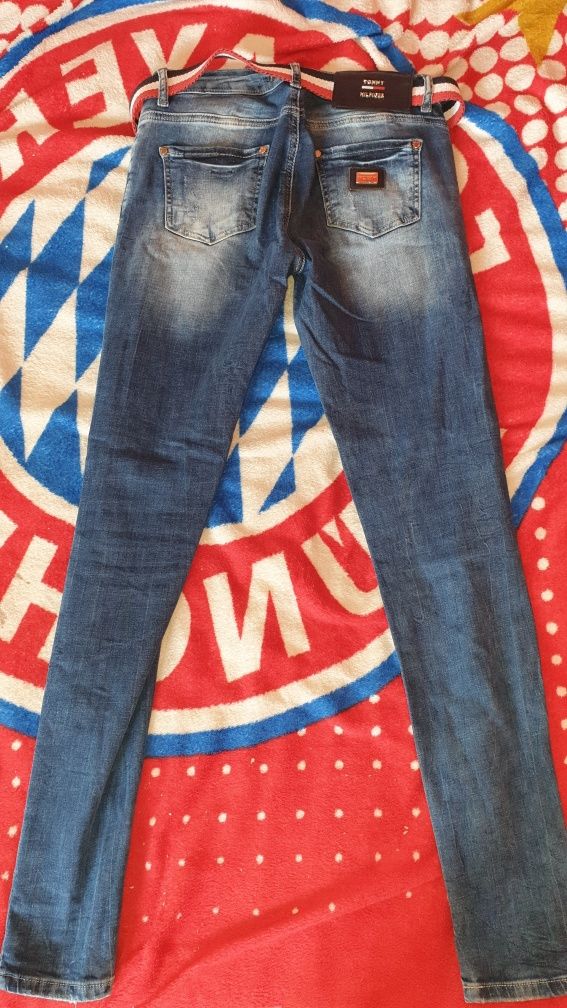 Spodnie jeans Tommy hilfiger