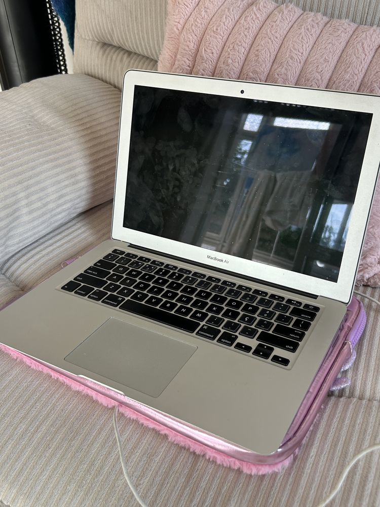 Apple Macbook Air A1466 13.3”