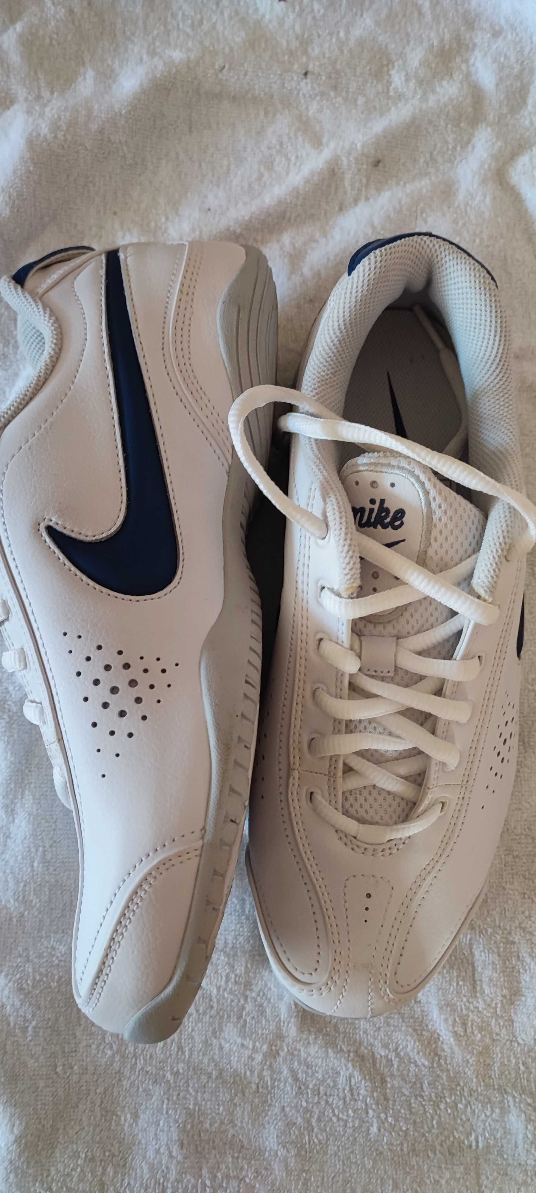 Buty Nike białe 39 rozmiar