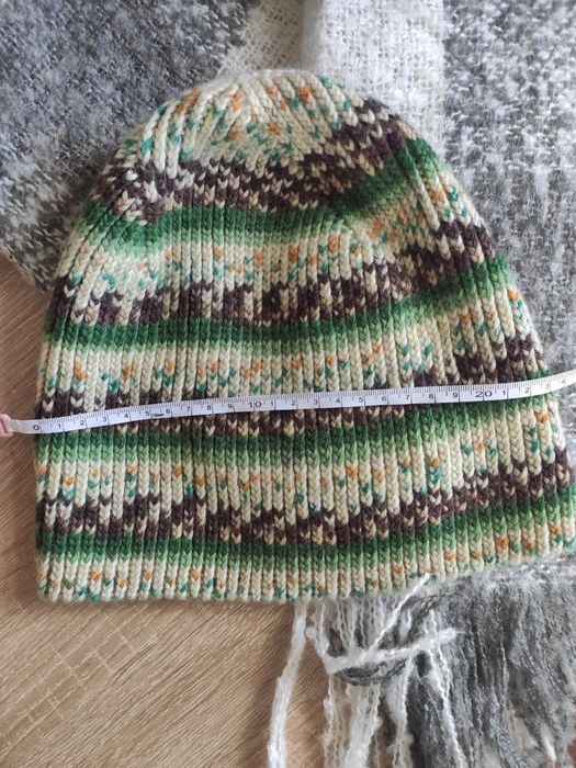 в'язана шапка з теплої вовни