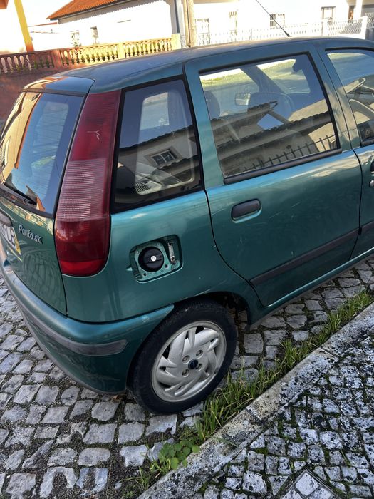 Fiat punto 1.2 com inspencao ate maio de 2026