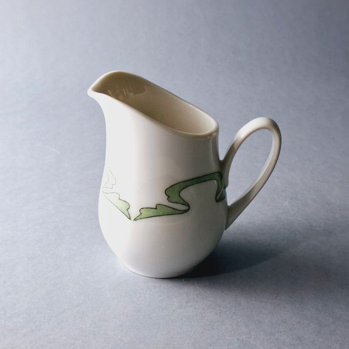 hutschenreuther piękny mlecznik porcelanowy dzbanuszek