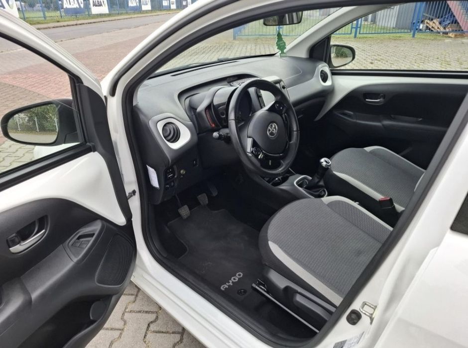 Aygo X-play Pełny serwis Super stan Serwis Do jazdy od zaraz Dostawa