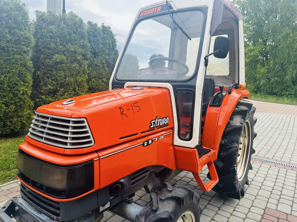 Traktor Kubota X24 Saturn 4x4 - 24 km 4 cylindry pół kabina brutto