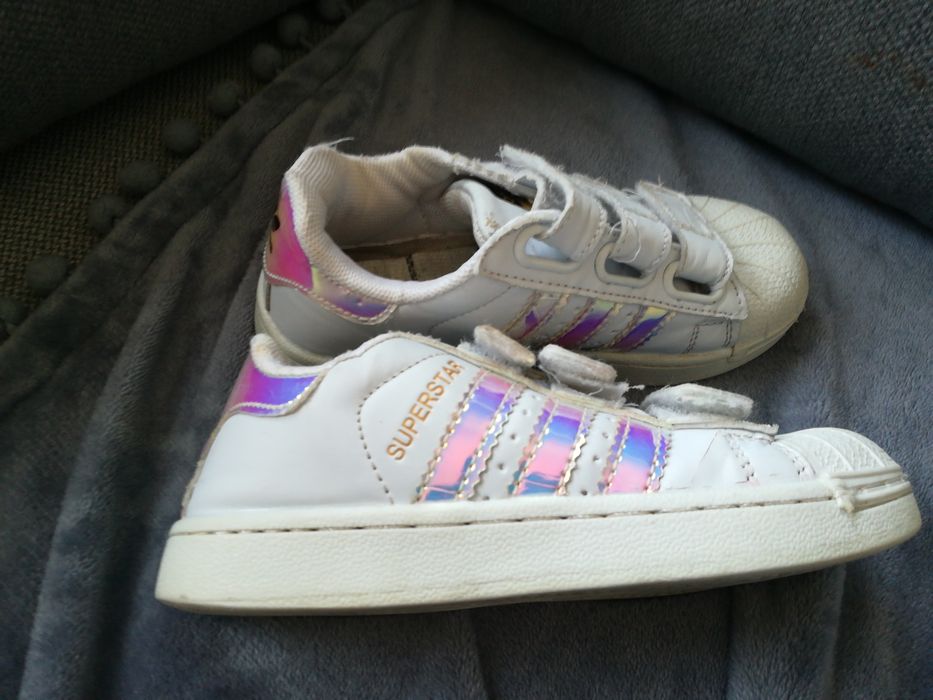 Adidasy jak Super Star Holo