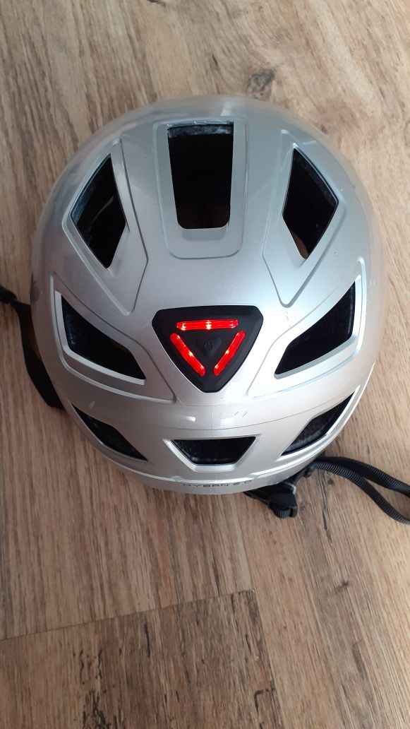 Kask rowerowy firmy Abus model Hyban 2.0