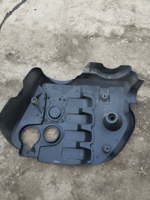 Декоративна накладка на двигун пасат б5 1.9 тді
