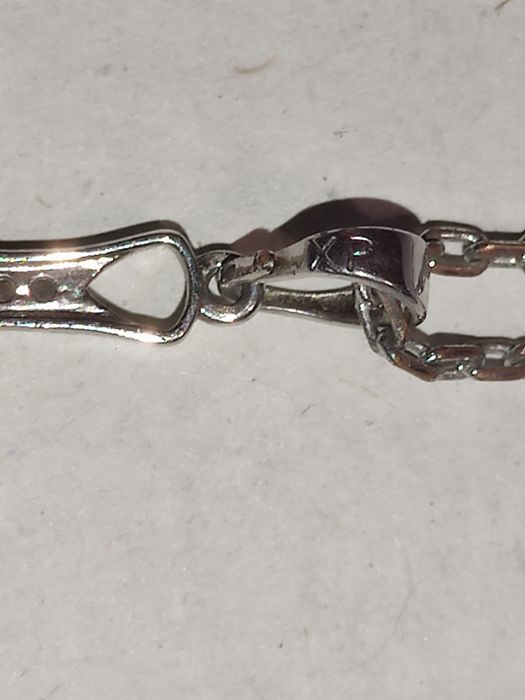 Біжутерія.Хрестик на ланцюжку,брошка