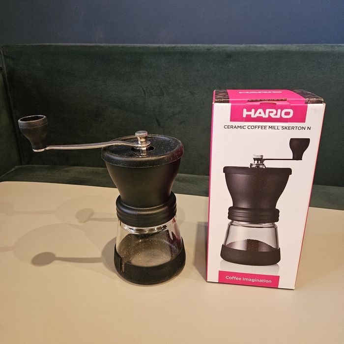 Ręczny młynek do kawy Hario Skerton N