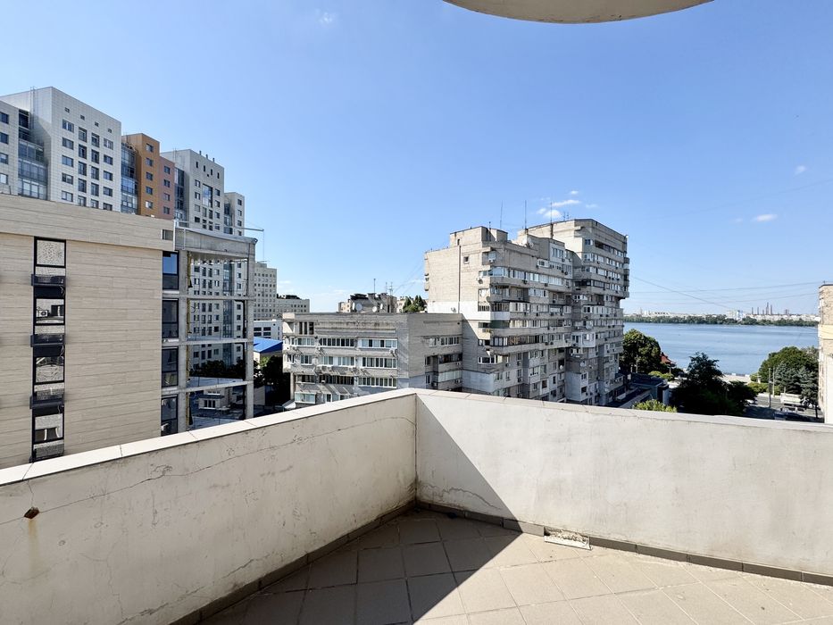 Продаж квартири 3-х кімн 118 м2 на Ливарна 9