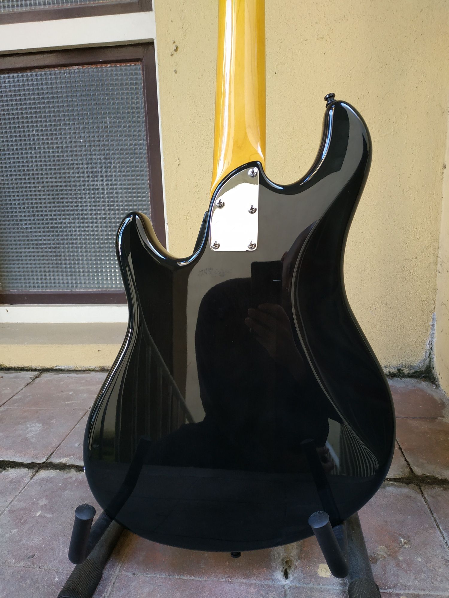 Fender dimension bass