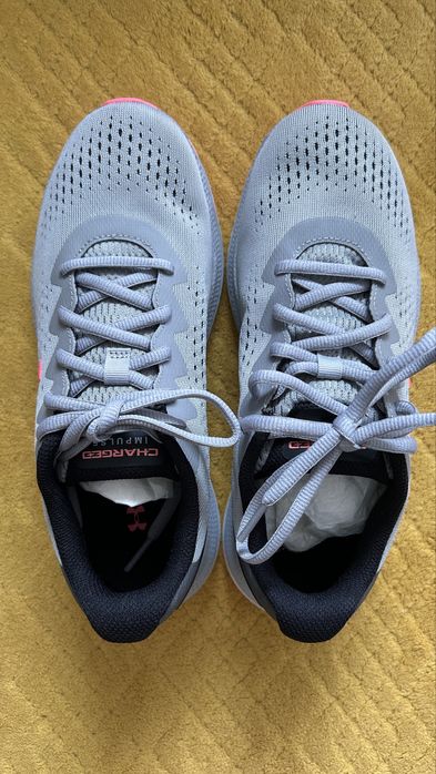 Nowe buty sportowe Under Armour 37,5