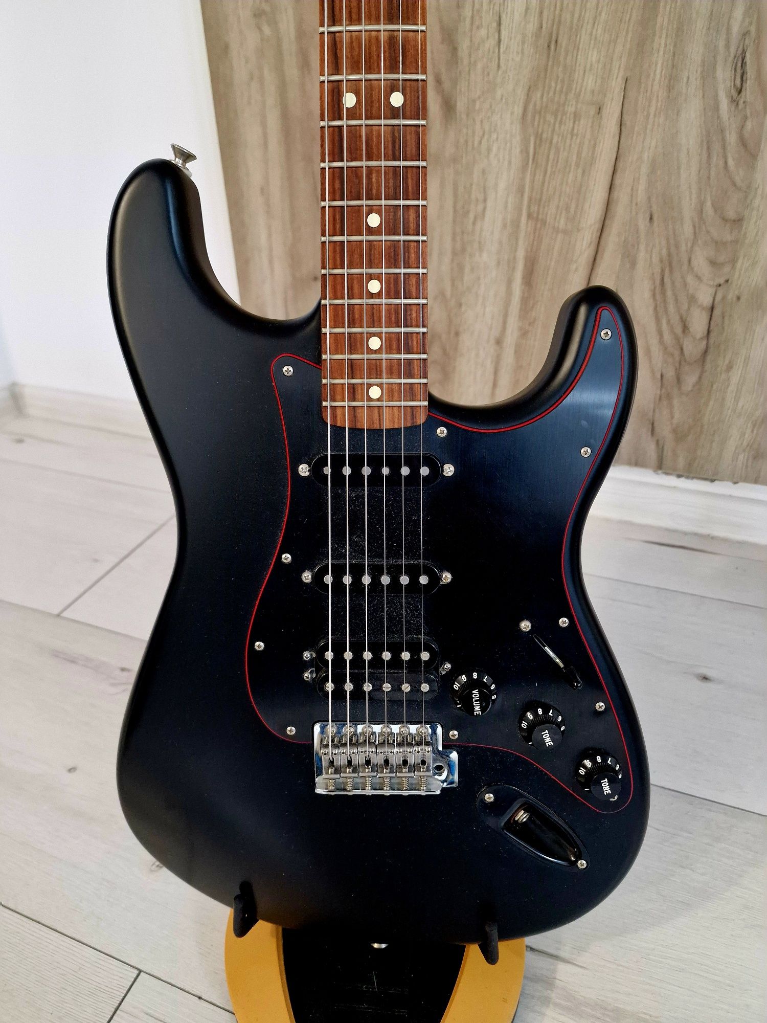 Fender Special Edition Noir Stratocaster