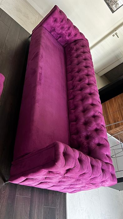 Pikowana Kanapa z Pufa