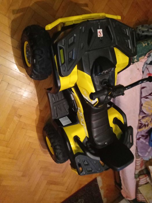 Quad dla dziecka na akumulator w pełni sprawny.