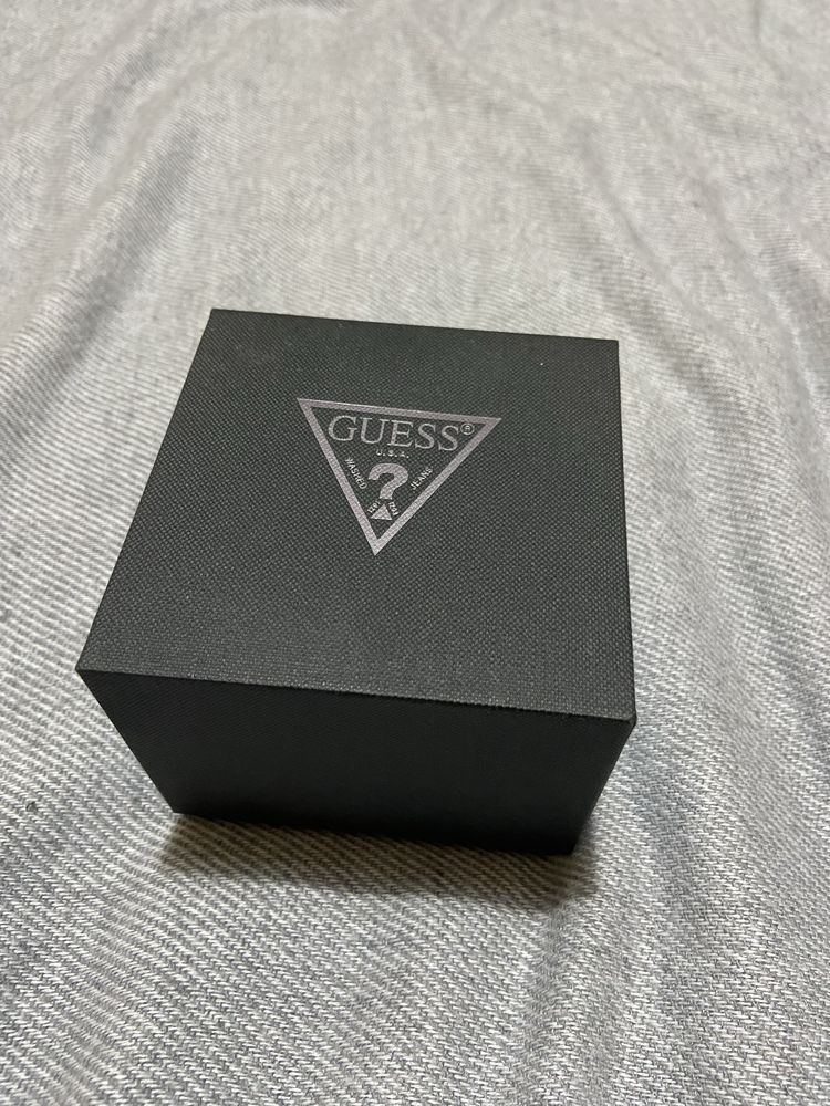 Relogio guess dourado