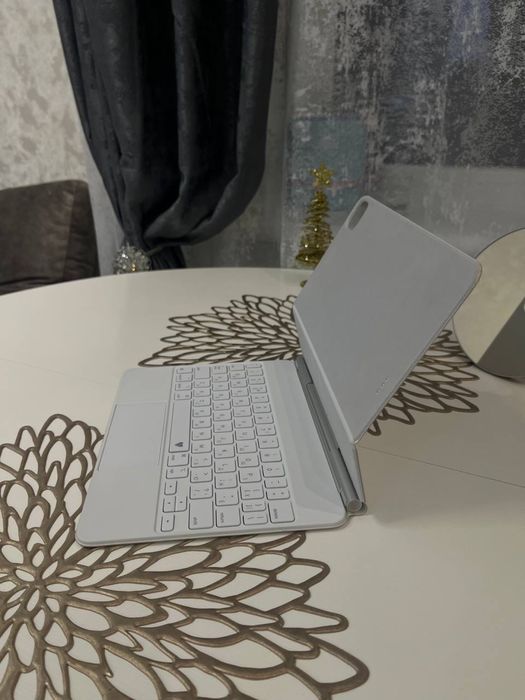 Magic Keyboard для iPad Pro 11, iPad Air (4/5/6th gen) (White)