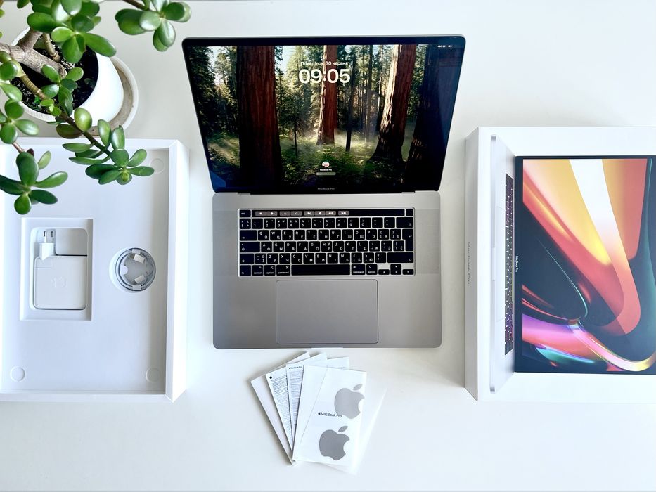MacBook Pro 15” 2020 Core i9 32/512 Gb M2 SSD Radeon Pro (ексклюзив)