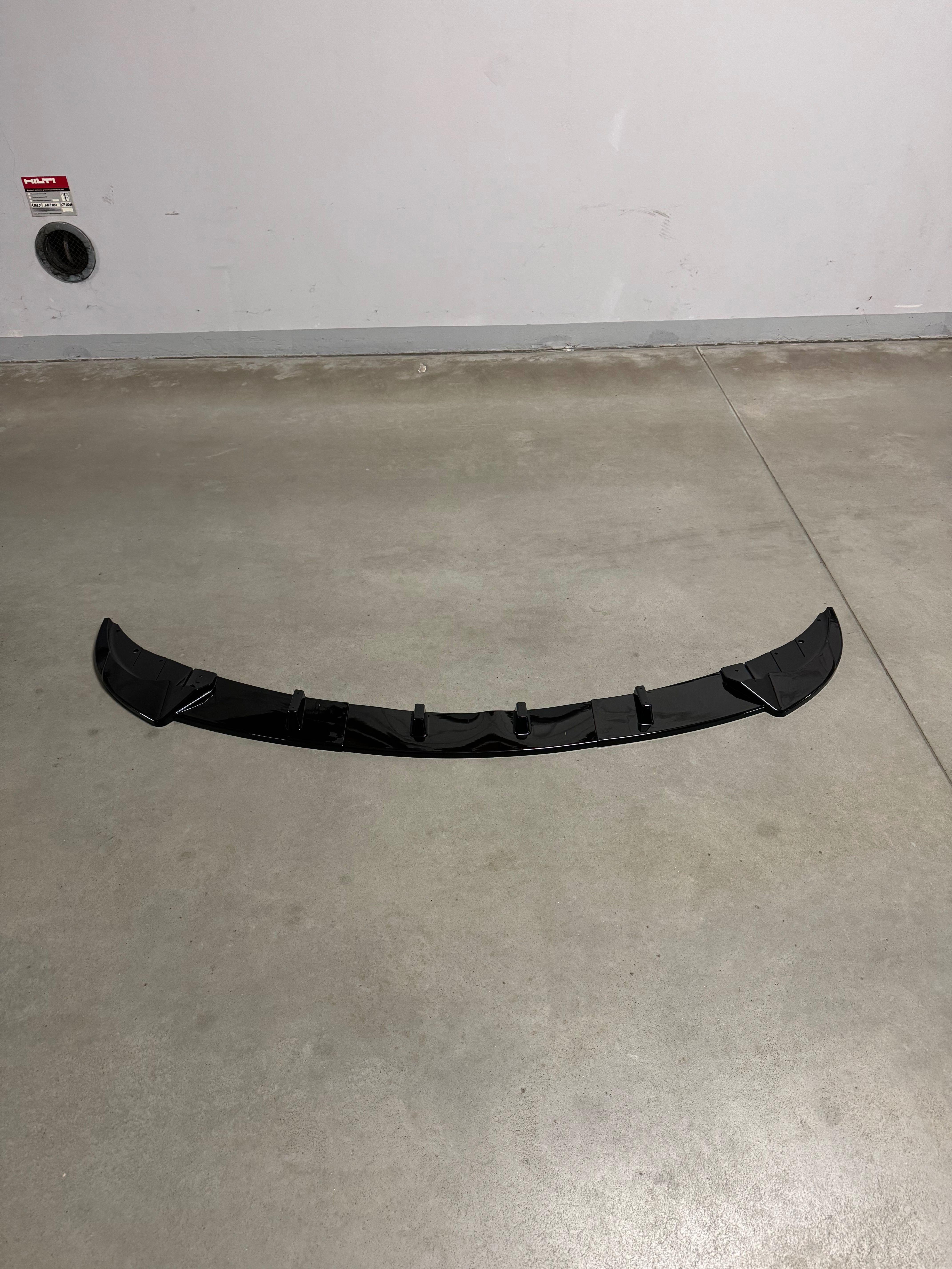 Dokładka zderzaka spliter. BMW 5 F10, F11 przedlift bez M-pakietu