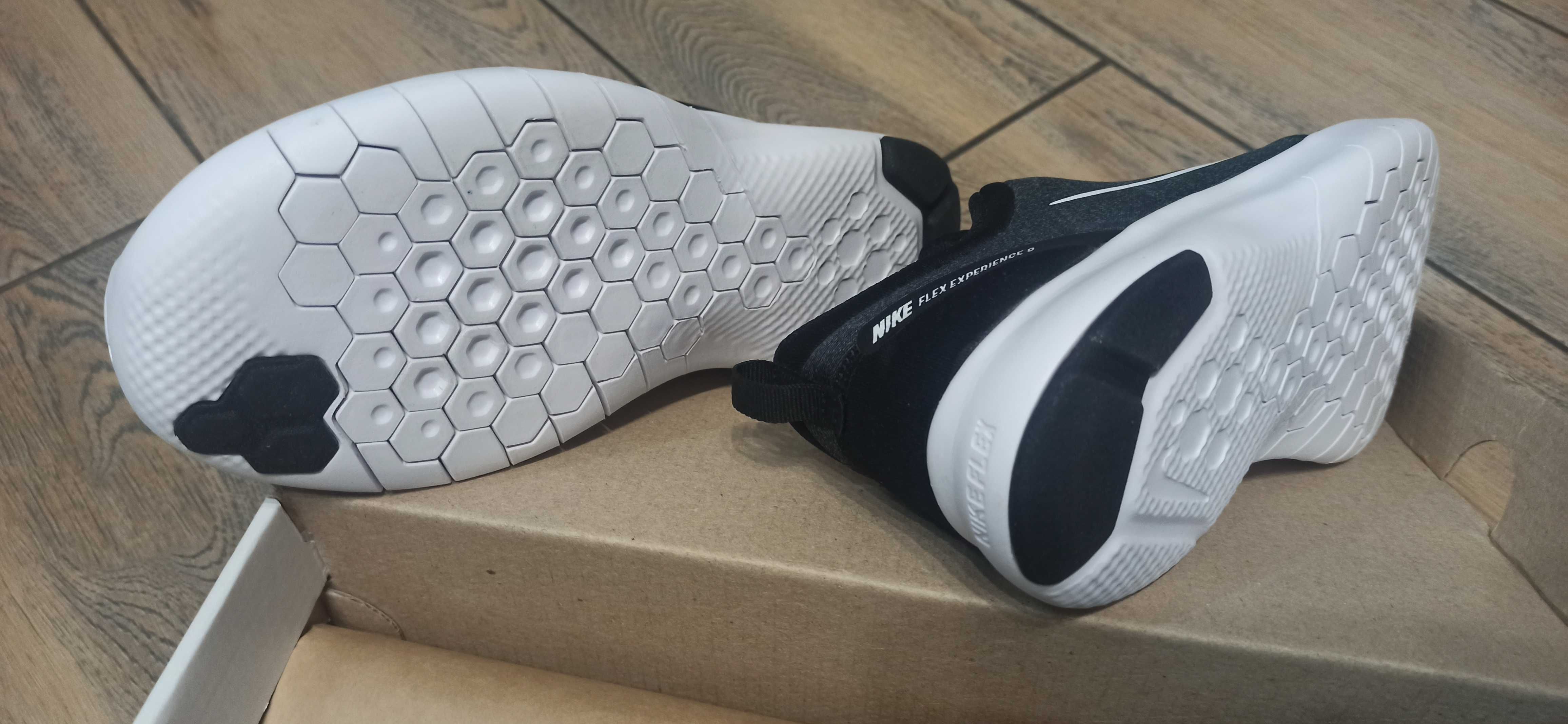 Кросівки Nike Flex Experience 8