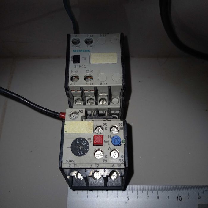 Stycznik Siemens Made in Germany trzyfazy silnikowy cewka 230V termik