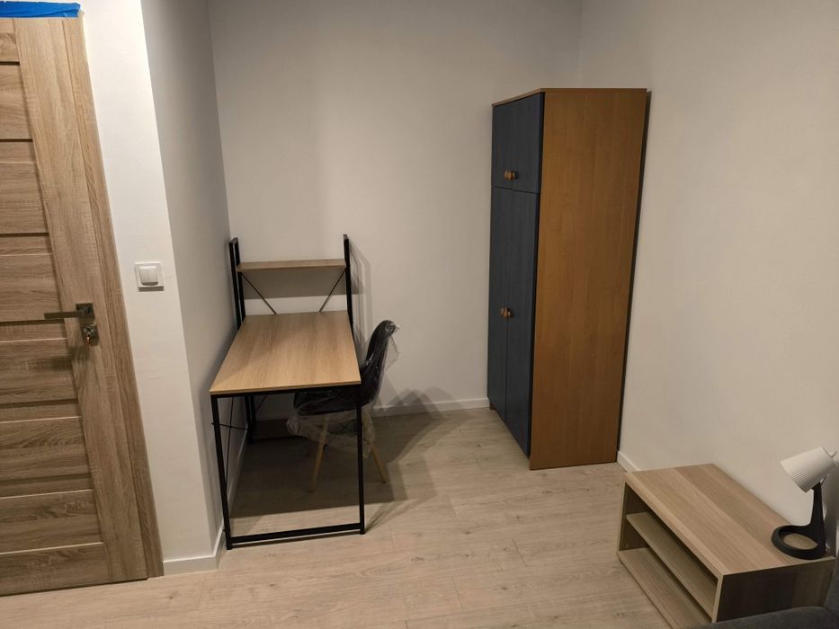 Wynajmę NOWY duży umeblowany pokój - wysoki standard. Wrocław Psie Pol