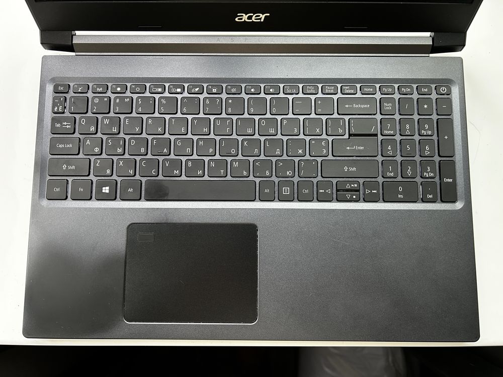 Acer A 715 - 75G