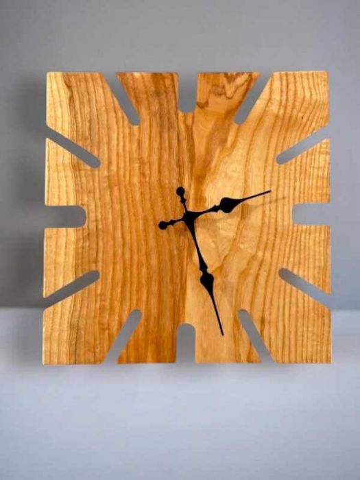 Zegar ścienny z litego drewna