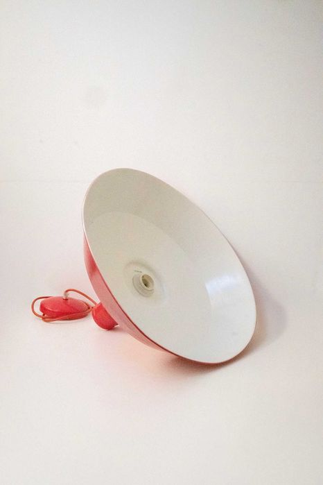 Candeeiro de estilo industrial vermelho