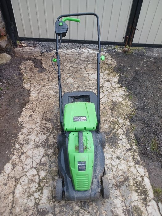 Газонокосарка(на запчастини)