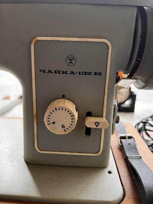 Продам Швейну машинку Чайка