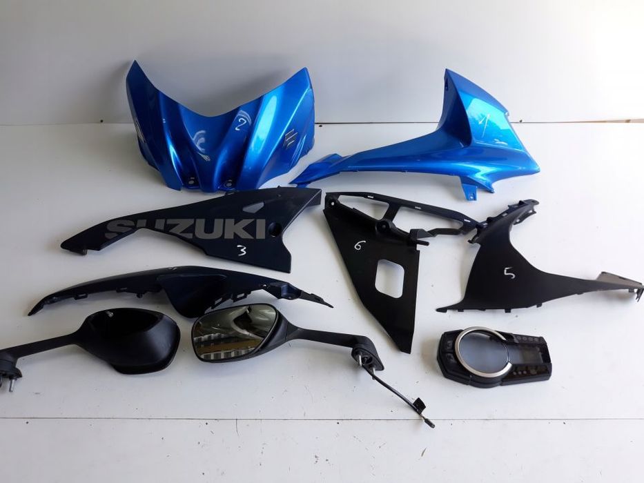 SUZUKI GSXR 1000 L0 L1 OWIEWKA BOK PŁUG LUSTERKO